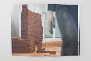 Bie Michels / Piles of Bricks, Piles de briques