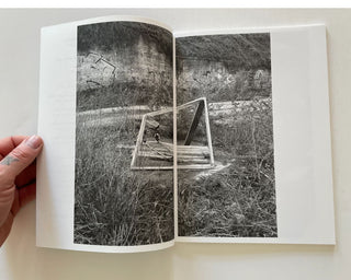 Lara Dhondt / Wandering Off